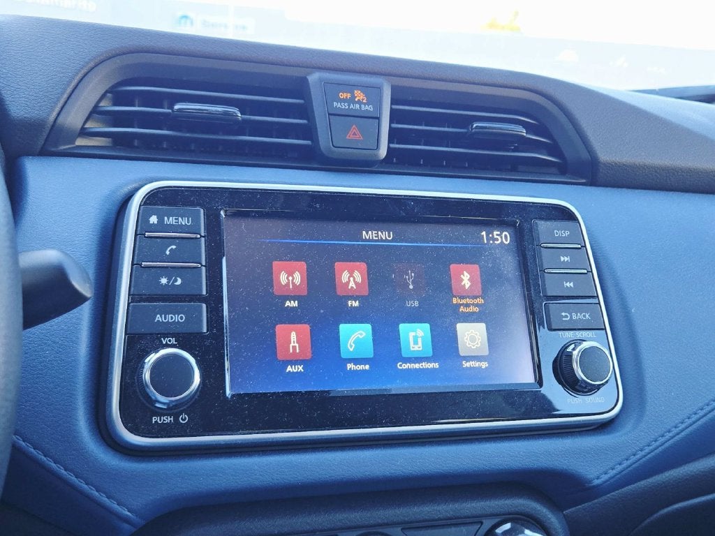 2025 Nissan Versa 1.6 SV SV