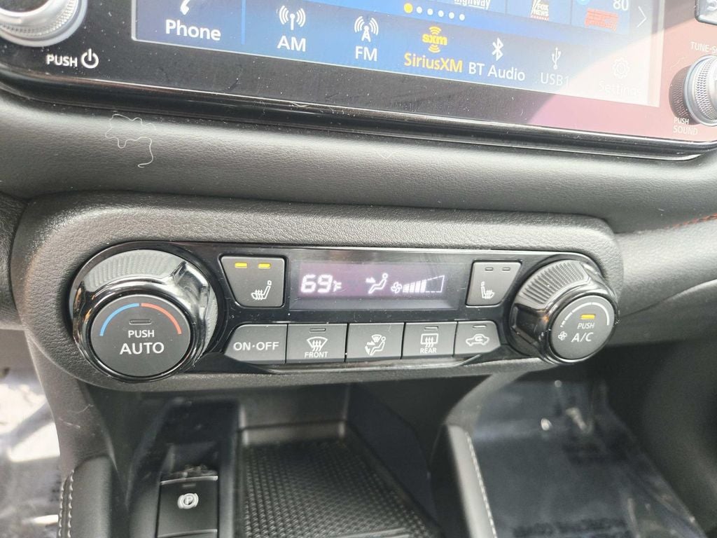 2023 Nissan Kicks SR