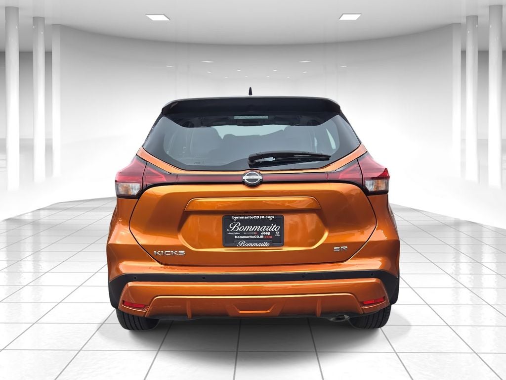 2023 Nissan Kicks SR