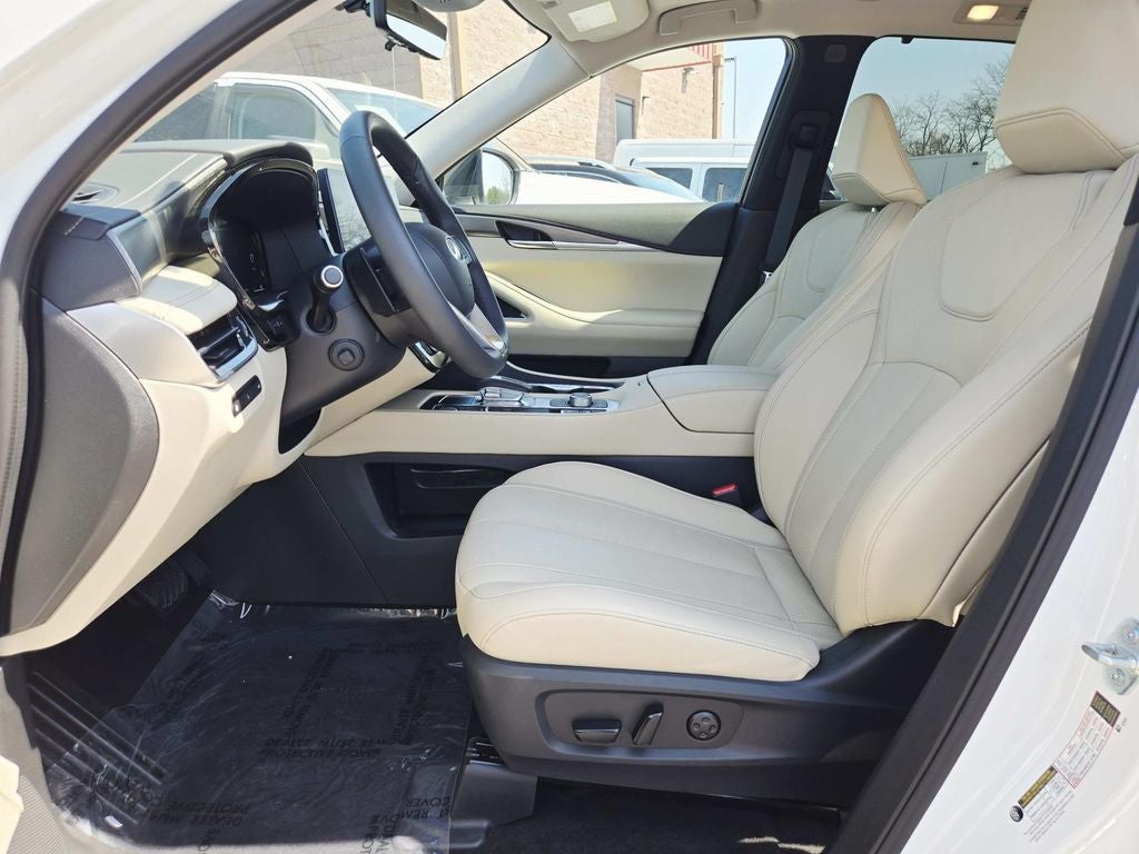 2025 INFINITI QX60 LUXE