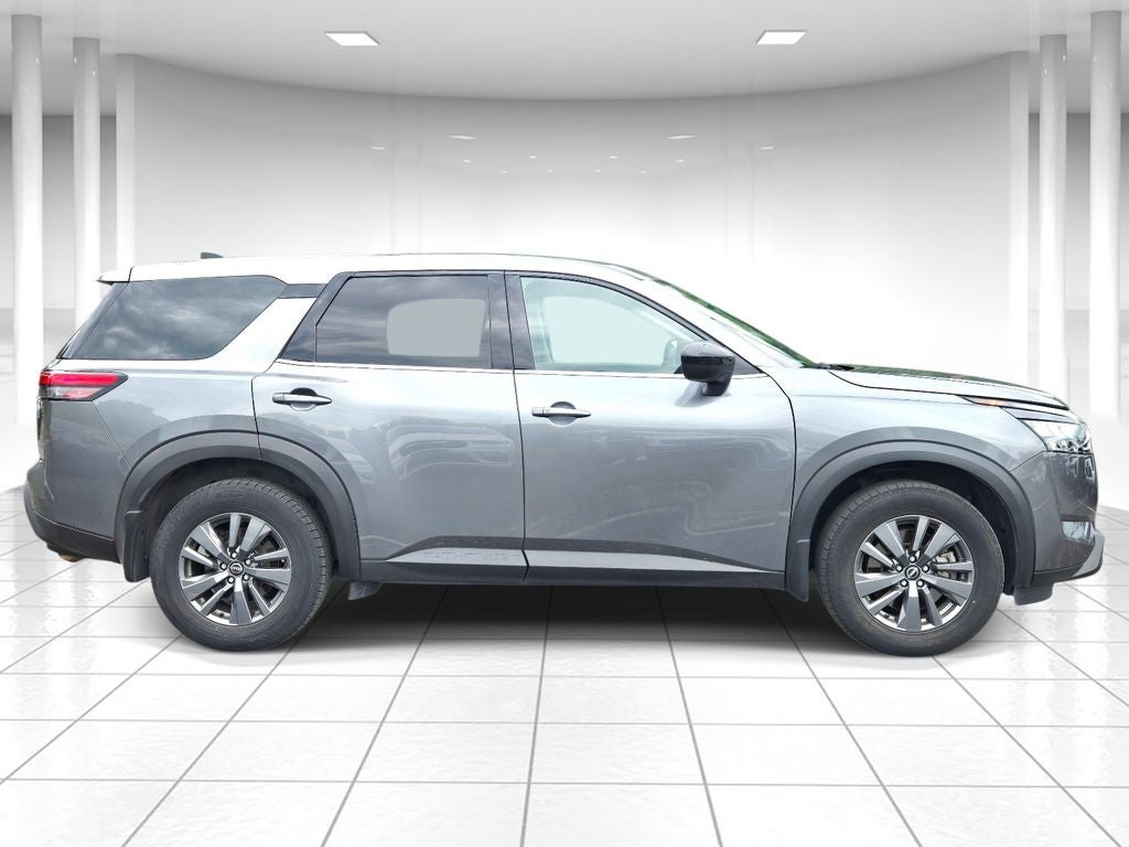 2024 Nissan Pathfinder S
