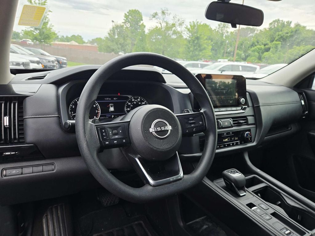 2024 Nissan Pathfinder S