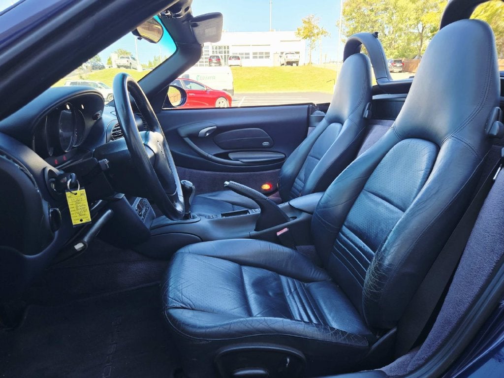 2001 Porsche Boxster Base
