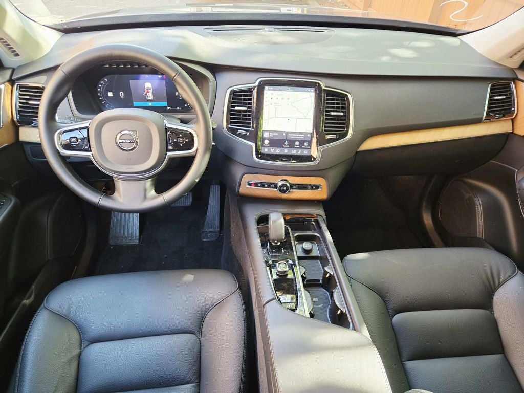 2025 Volvo XC90 B6 Plus 6-Seater