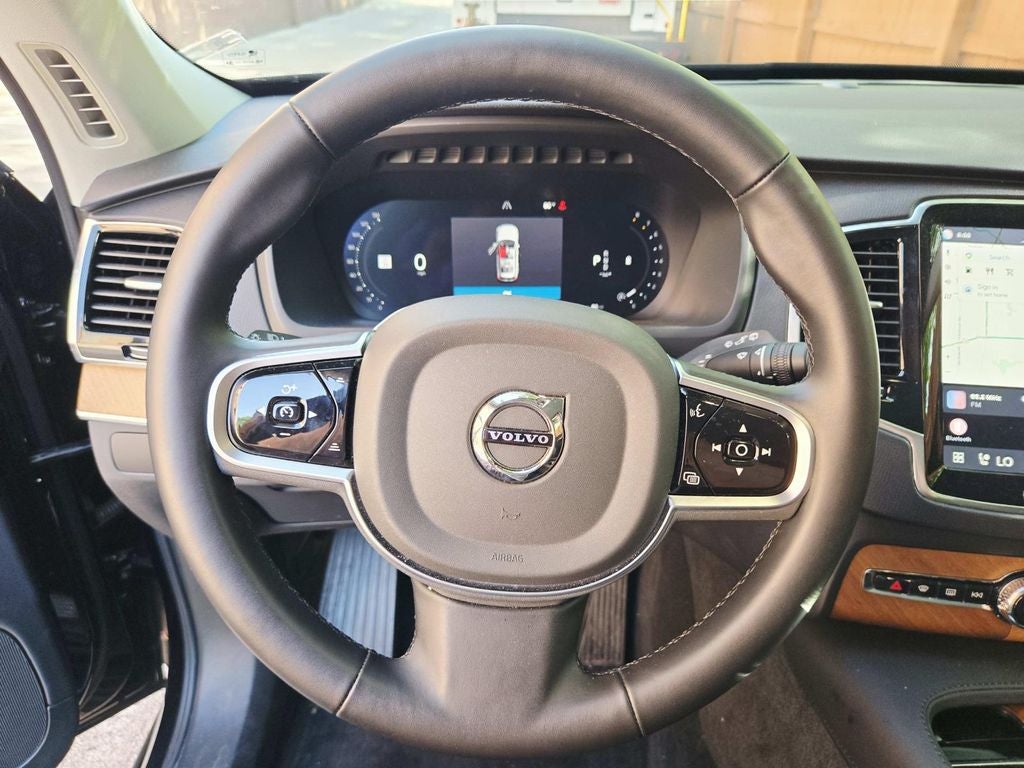 2025 Volvo XC90 B6 Plus 6-Seater