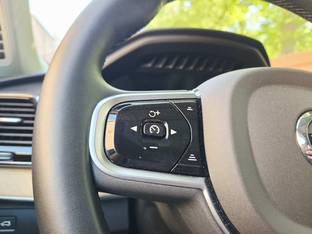 2025 Volvo XC90 B6 Plus 6-Seater