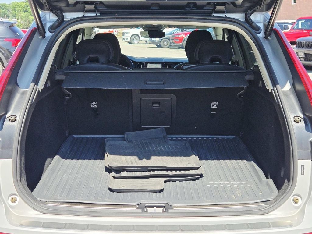 2023 Volvo XC60 B5 Plus Bright Theme
