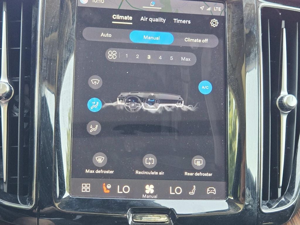 2023 Volvo XC60 B5 Plus Bright Theme